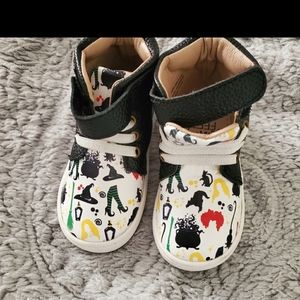 Hocus Pocus Print Monkey Feet Shoes 12-18 months